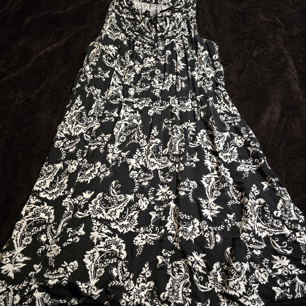 Elle Monochrome Floral Pattern Top